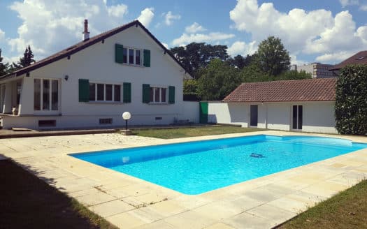 Villa individuelle rénovée de 6 pièces avec piscine à Versoix
