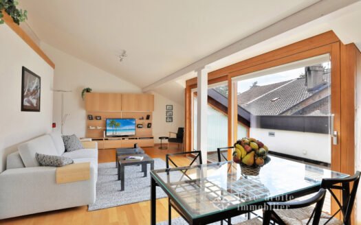 Appartement de 3 pièces de 108 m2 + balcon
