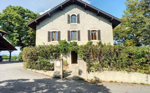 Grande maison individuelle rénovée de 9 pièces
