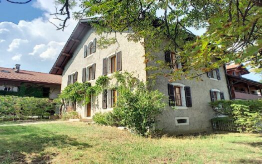 Grande maison individuelle rénovée de 9 pièces