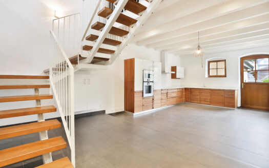 SUPERBE TRIPLEX AVEC JARDINET DE 6 PIECES