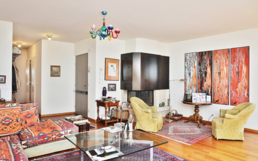 Bel appartement  de standing de 4.5 pièces au dernier étage