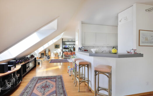 Bel appartement  de standing de 4.5 pièces au dernier étage