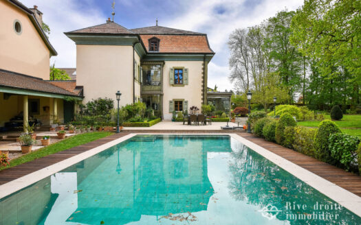 AVULLY –  Demeure de 12 pieces