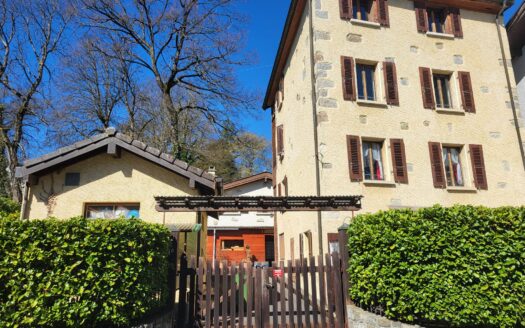 CHAMBESY – Propriété de deux petits immeubles locatifs
