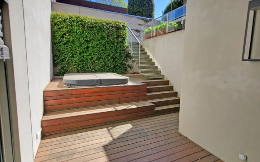 CHENE-BOUGERIES – Villa jumelle 8 pièces