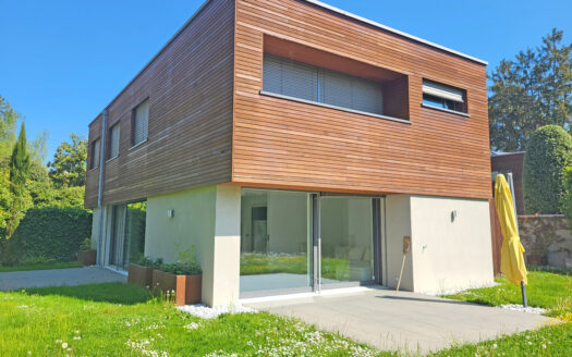 CHENE-BOUGERIES – Villa jumelle 8 pièces