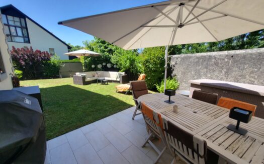 AVULLY – Duplex de 7 pièces