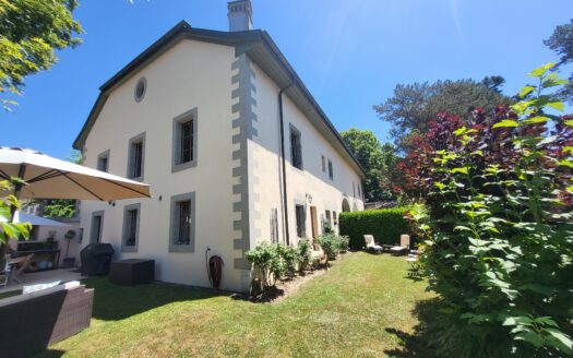 AVULLY – Duplex de 7 pièces
